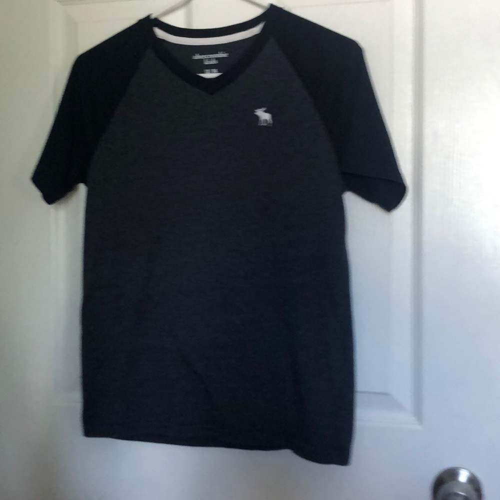 Boys Abercrombie kids size 13/14 ss shirt